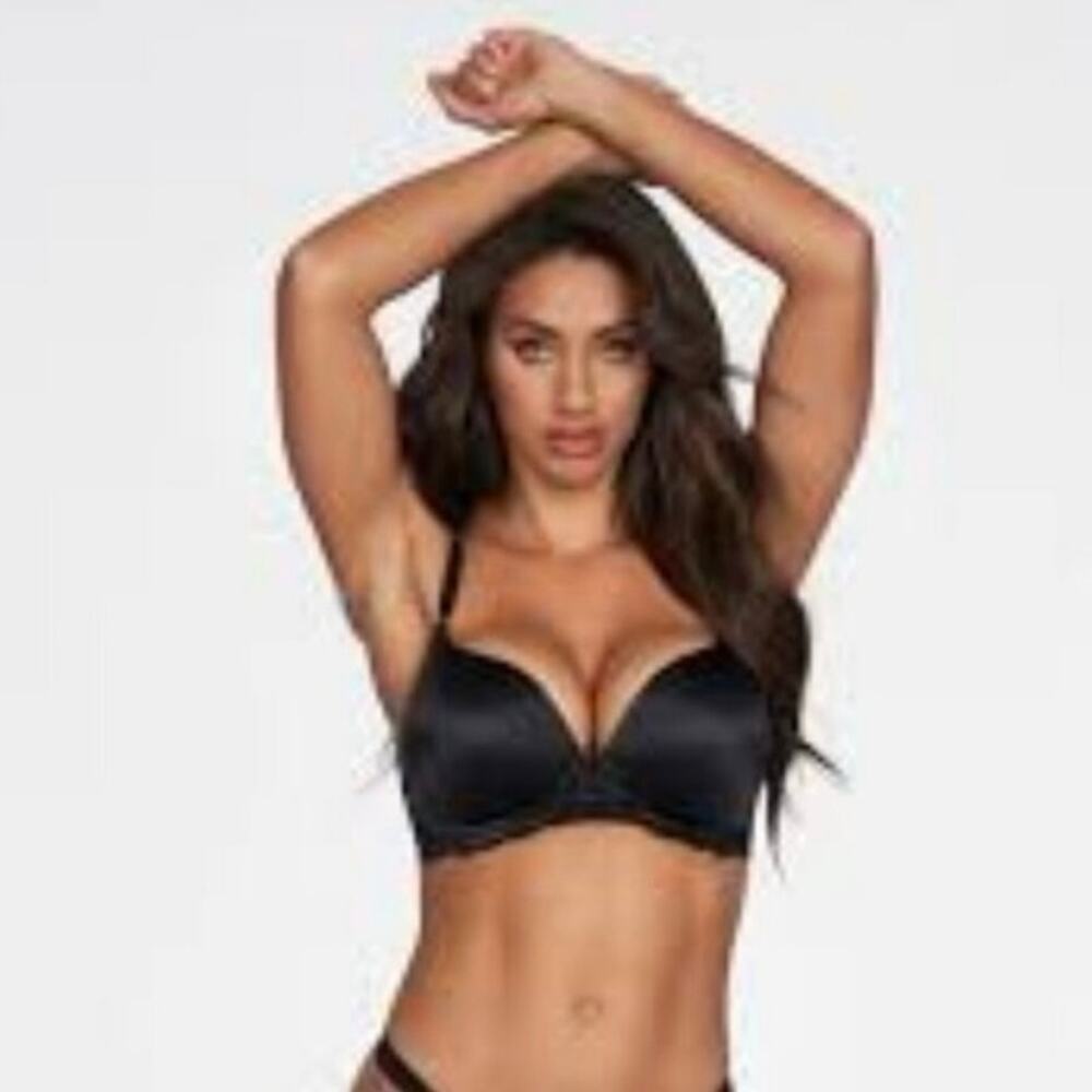 Frederick’s of Hollywood Julieta Black Lace No Wire Push Up Bra Sz 32D NEW